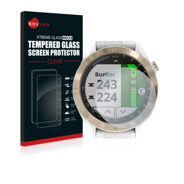 Face avant d’un emballage produit avec le logo de la marque Savvies. À côté, l’appareil Garmin Approach S40 est représenté ave