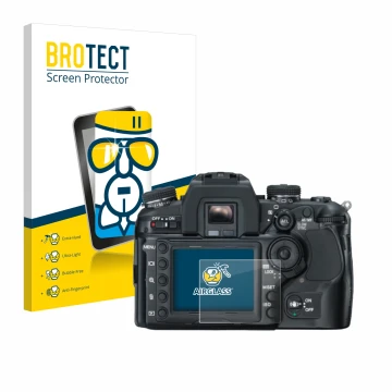 Face avant d’un emballage produit avec le logo de la marque BROTECT. À côté, l’appareil Konica Minolta Dynax 7D est représenté