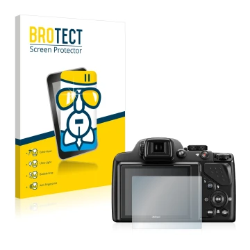 Face avant d’un emballage produit avec le logo de la marque BROTECT. À côté, l’appareil Nikon Coolpix P530 est représenté avec