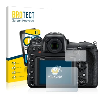 Face avant d’un emballage produit avec le logo de la marque BROTECT. À côté, l’appareil Nikon D500 est représenté avec la prot