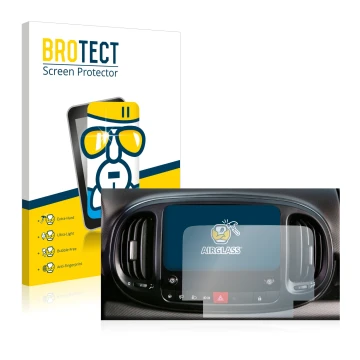 Face avant d’un emballage produit avec le logo de la marque BROTECT. À côté, l’appareil Fiat 500L 2022 Uconnect 7