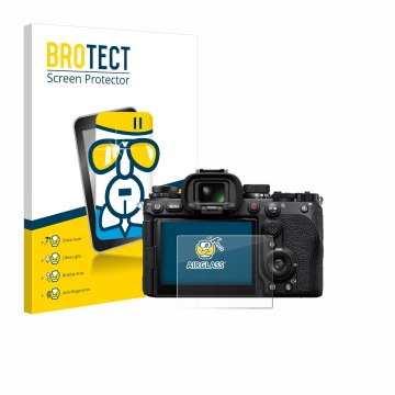 Face avant d’un emballage produit avec le logo de la marque BROTECT. À côté, l’appareil Sony Alpha 9 III est représenté avec l
