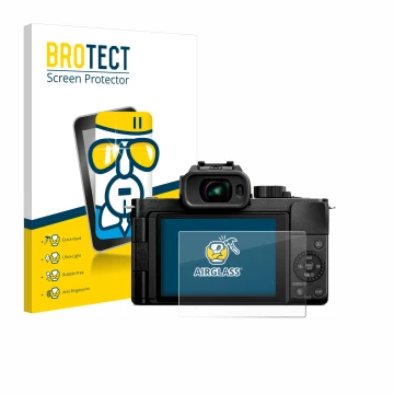 Face avant d’un emballage produit avec le logo de la marque BROTECT. À côté, l’appareil Panasonic Lumix DC-G100D est représent
