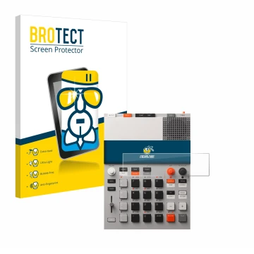 Face avant d’un emballage produit avec le logo de la marque BROTECT. À côté, l’appareil Teenage Engineering EP-133 K.O. II est