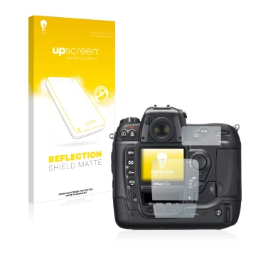 Face avant d’un emballage produit avec le logo de la marque upscreen. À côté, l’appareil Nikon D2X est représenté avec la prot