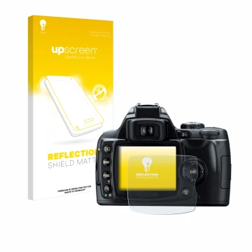 Face avant d’un emballage produit avec le logo de la marque upscreen. À côté, l’appareil Nikon D40 est représenté avec la prot