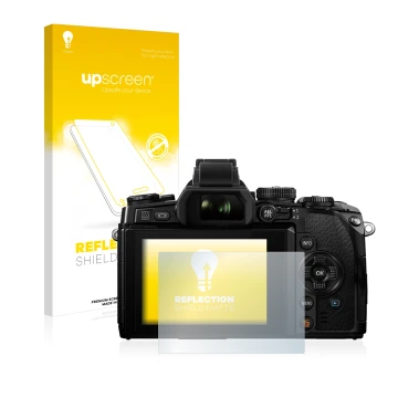 Face avant d’un emballage produit avec le logo de la marque upscreen. À côté, l’appareil Olympus OM-D E-M1 est représenté avec