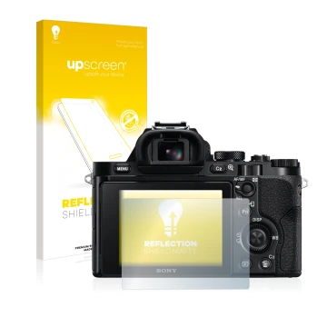 Face avant d’un emballage produit avec le logo de la marque upscreen. À côté, l’appareil Sony Alpha 7 (ILCE-7) est représenté 