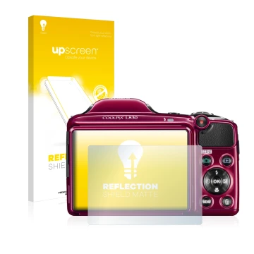 Face avant d’un emballage produit avec le logo de la marque upscreen. À côté, l’appareil Nikon Coolpix L830 est représenté ave