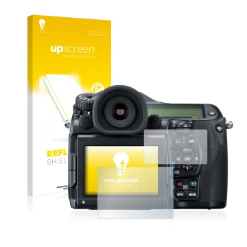 Face avant d’un emballage produit avec le logo de la marque upscreen. À côté, l’appareil Pentax 645Z est représenté avec la pr
