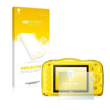 Face avant d’un emballage produit avec le logo de la marque upscreen. À côté, l’appareil Nikon Coolpix S33 est représenté avec