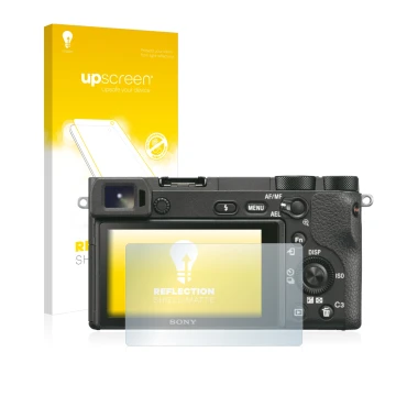 Face avant d’un emballage produit avec le logo de la marque upscreen. À côté, l’appareil Sony Alpha 6500 est représenté avec l