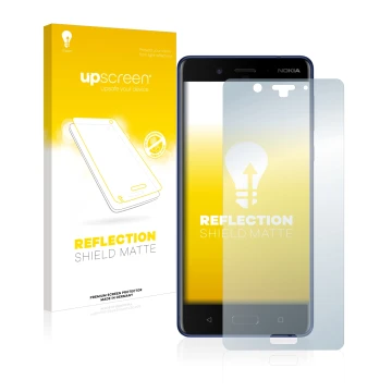 Face avant d’un emballage produit avec le logo de la marque upscreen. À côté, l’appareil Nokia 8 est représenté avec la protec