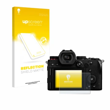 Face avant d’un emballage produit avec le logo de la marque upscreen. À côté, l’appareil Panasonic Lumix DC-S5 est représenté 