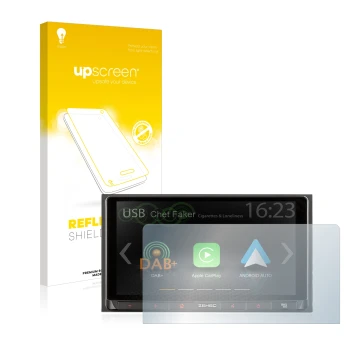 Face avant d’un emballage produit avec le logo de la marque upscreen. À côté, l’appareil Zenec Z-N528 est représenté avec la p
