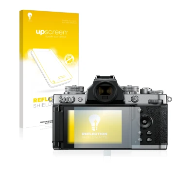 Face avant d’un emballage produit avec le logo de la marque upscreen. À côté, l’appareil Nikon Z fc est représenté avec la pro