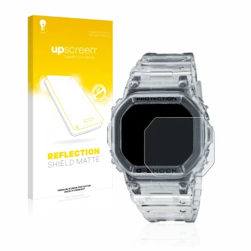 Face avant d’un emballage produit avec le logo de la marque upscreen. À côté, l’appareil Casio G-Shock DW-5600SKE-7 est représ