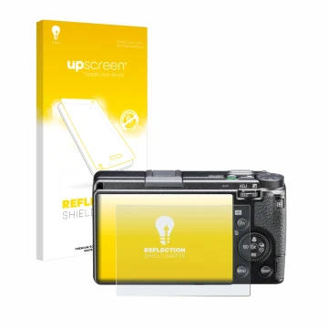 Face avant d’un emballage produit avec le logo de la marque upscreen. À côté, l’appareil Ricoh GR IIIx HDF est représenté avec