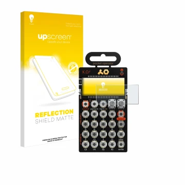 Face avant d’un emballage produit avec le logo de la marque upscreen. À côté, l’appareil Teenage Engineering PO-33 K.O! est re