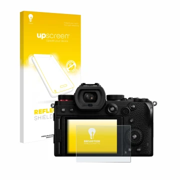 Face avant d’un emballage produit avec le logo de la marque upscreen. À côté, l’appareil Panasonic Lumix DC-S5D est représenté