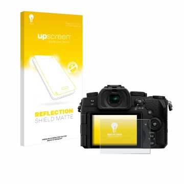 Face avant d’un emballage produit avec le logo de la marque upscreen. À côté, l’appareil Panasonic Lumix DC-G97 est représenté