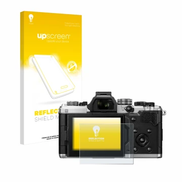Face avant d’un emballage produit avec le logo de la marque upscreen. À côté, l’appareil OM System OM-3 est représenté avec la