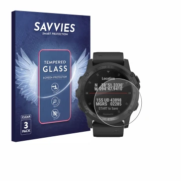 Face avant d’un emballage produit avec le logo de la marque Savvies. À côté, l’appareil Garmin Tactix Charlie est représenté a