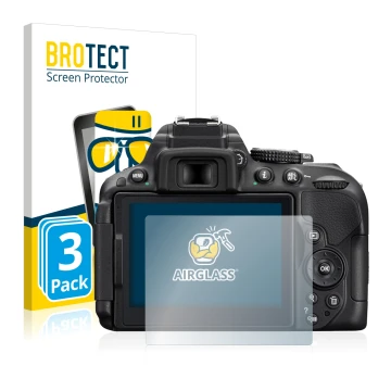Face avant d’un emballage produit avec le logo de la marque BROTECT. À côté, l’appareil Nikon D5300 est représenté avec la pro