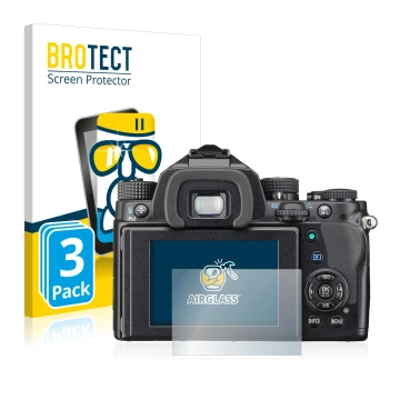 Face avant d’un emballage produit avec le logo de la marque BROTECT. À côté, l’appareil Pentax KP est représenté avec la prote