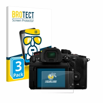 Face avant d’un emballage produit avec le logo de la marque BROTECT. À côté, l’appareil Panasonic Lumix DC-GH7 est représenté 