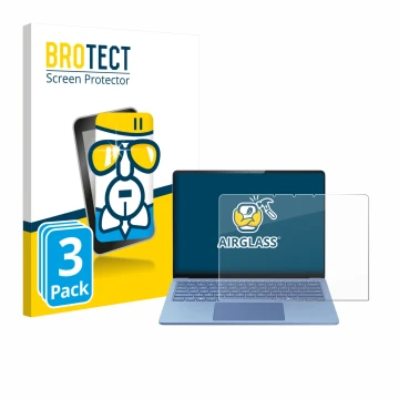 Face avant d’un emballage produit avec le logo de la marque BROTECT. À côté, l’appareil Microsoft Surface Laptop 13.8