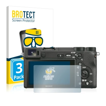 Face avant d’un emballage produit avec le logo de la marque BROTECT. À côté, l’appareil Sony Alpha 6500 est représenté avec la