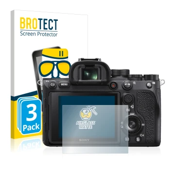Face avant d’un emballage produit avec le logo de la marque BROTECT. À côté, l’appareil Sony Alpha 7R IV est représenté avec l