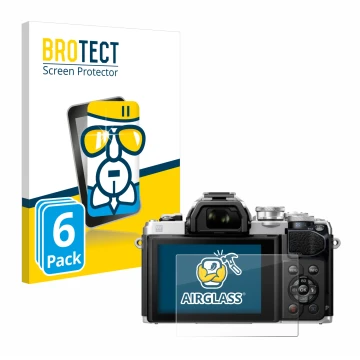 Face avant d’un emballage produit avec le logo de la marque BROTECT. À côté, l’appareil Olympus OM-D E-M10 Mark III est représ
