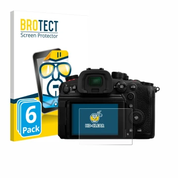 Face avant d’un emballage produit avec le logo de la marque BROTECT. À côté, l’appareil Panasonic Lumix DC-GH6 est représenté 