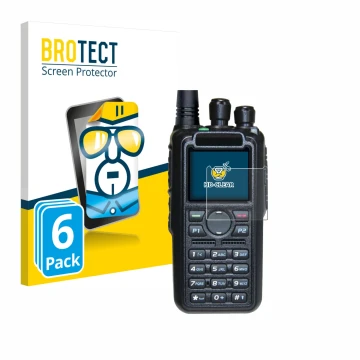 Face avant d’un emballage produit avec le logo de la marque BROTECT. À côté, l’appareil AnyTone AT-D878UV II Plus est représen