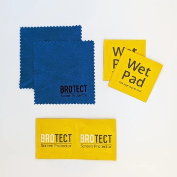 Éléments du kit d'accessoires avec chiffon de nettoyage et en microfibre