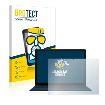 Face avant d’un emballage produit avec le logo de la marque BROTECT. À côté, l’appareil Microsoft Surface Laptop 3 13.5
