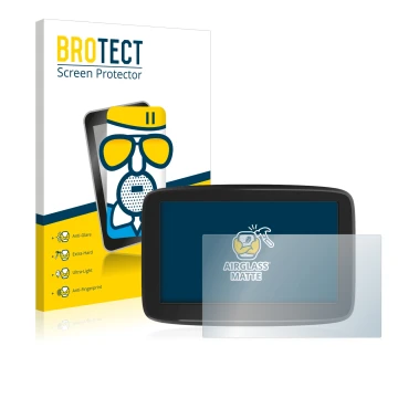 Face avant d’un emballage produit avec le logo de la marque BROTECT. À côté, l’appareil TomTom GO Classic 5