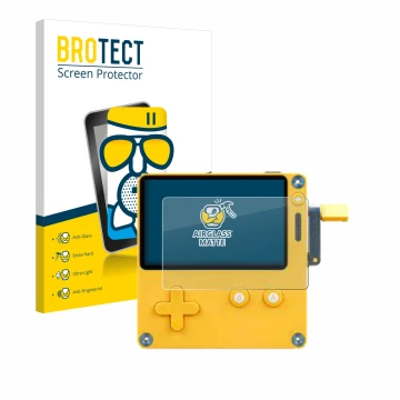 Face avant d’un emballage produit avec le logo de la marque BROTECT. À côté, l’appareil Panic Playdate est représenté avec la 