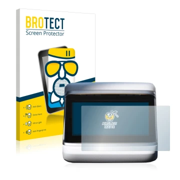 Face avant d’un emballage produit avec le logo de la marque BROTECT. À côté, l’appareil Tesla Model S Plaid 2023 (Affichage ar