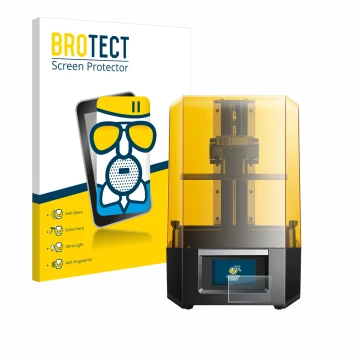 Face avant d’un emballage produit avec le logo de la marque BROTECT. À côté, l’appareil Anycubic Photon Mono M5s est représent