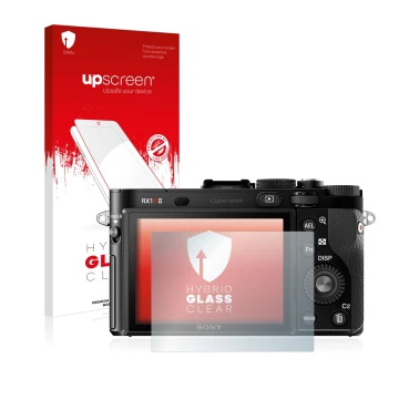 Face avant d’un emballage produit avec le logo de la marque upscreen. À côté, l’appareil Sony Cyber-Shot DSC-RX1R II est repré
