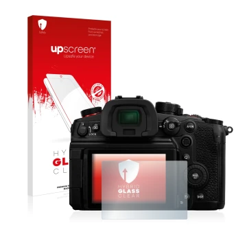 Face avant d’un emballage produit avec le logo de la marque upscreen. À côté, l’appareil Panasonic Lumix DC-GH6 est représenté