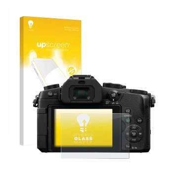 Face avant d’un emballage produit avec le logo de la marque upscreen. À côté, l’appareil Panasonic Lumix DMC-G81 est représent