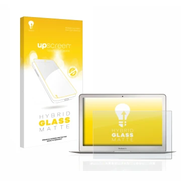 Face avant d’un emballage produit avec le logo de la marque upscreen. À côté, l’appareil Apple MacBook Air 13