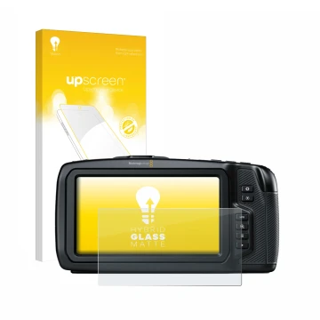 Face avant d’un emballage produit avec le logo de la marque upscreen. À côté, l’appareil Blackmagic Pocket Cinema Camera 4K es