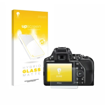 Face avant d’un emballage produit avec le logo de la marque upscreen. À côté, l’appareil Nikon D3500 est représenté avec la pr