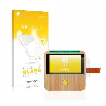 Face avant d’un emballage produit avec le logo de la marque upscreen. À côté, l’appareil tigerbox Touch est représenté avec la