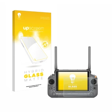 Face avant d’un emballage produit avec le logo de la marque upscreen. À côté, l’appareil DJI RC Plus est représenté avec la pr